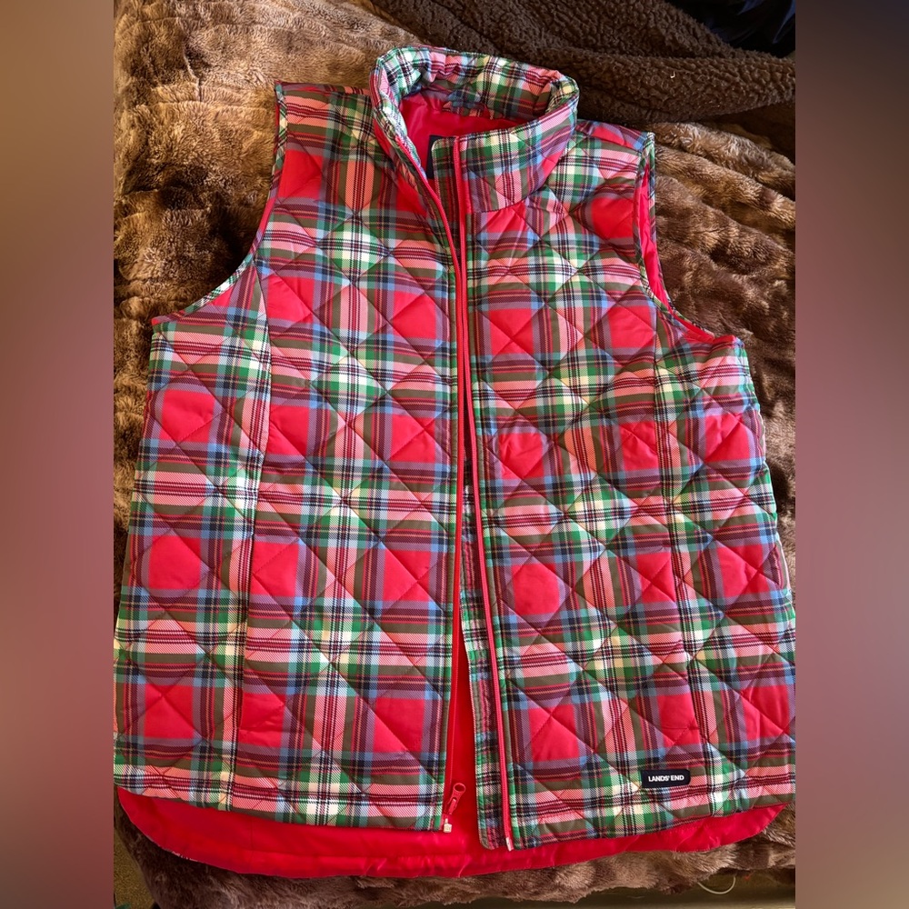 Land’s End Ladies Vest in Christmasy plaid. XL Tall